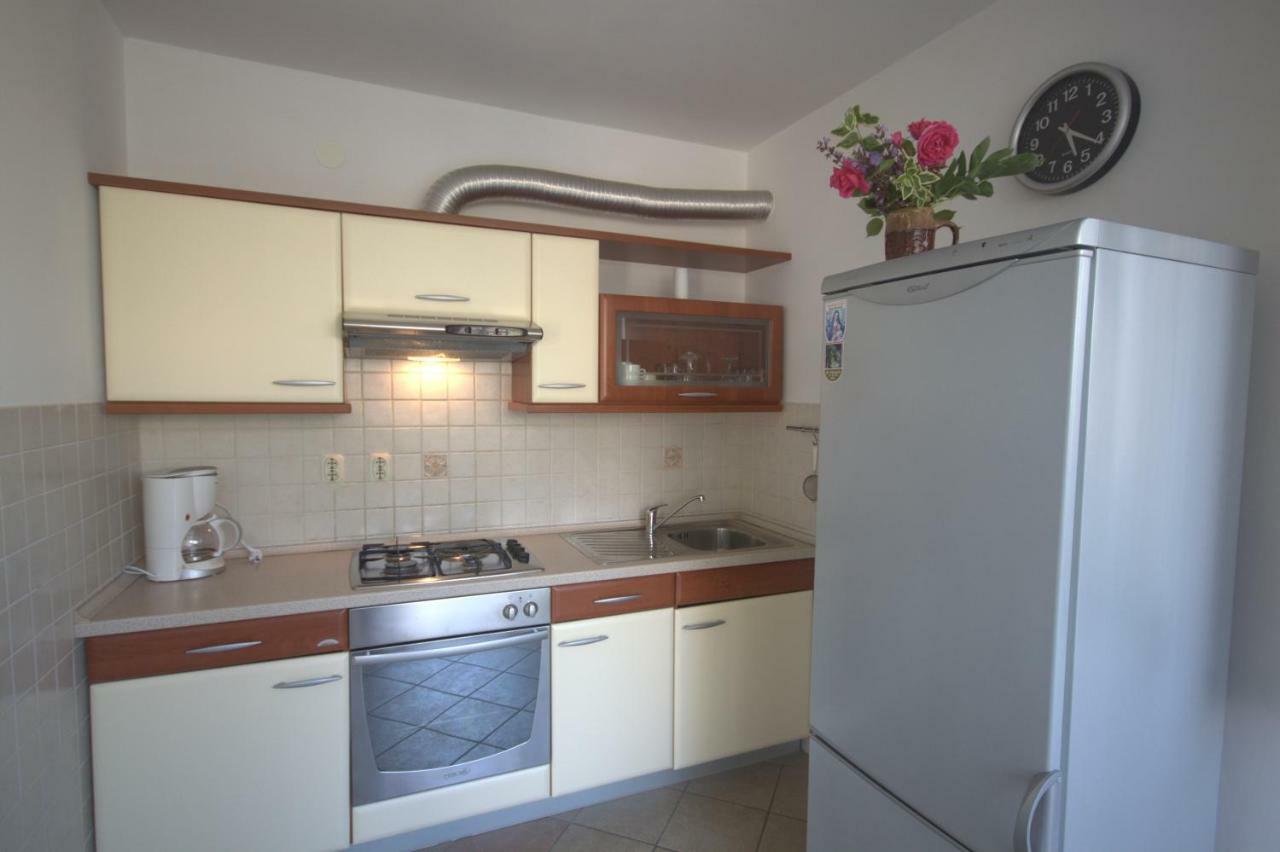 Apartments Katarina Porat Malinska Buitenkant foto